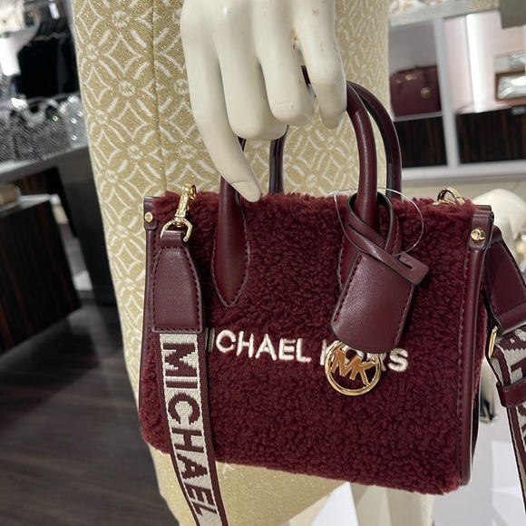 Michael Kors Mirella Extra-Small Sherpa XS SHOPPER XBODY
SHEARLING Crossbody TZ - Picture 7 of 16